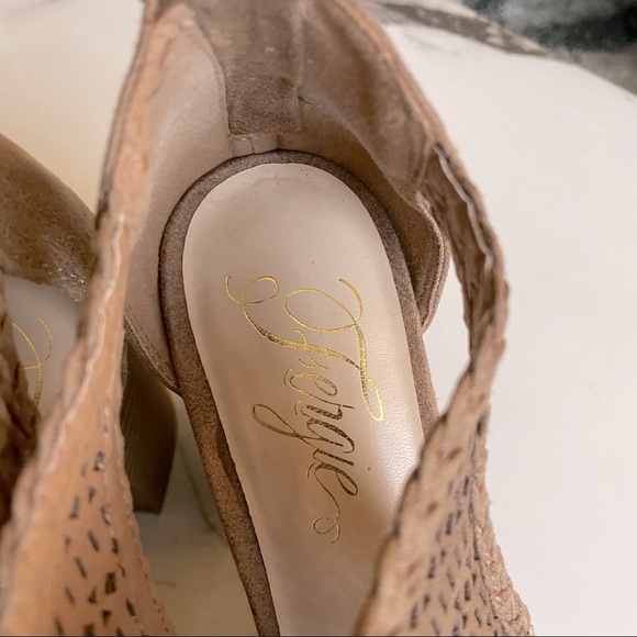 Fergie Peep Toe Block Heels - Picture 10 of 12